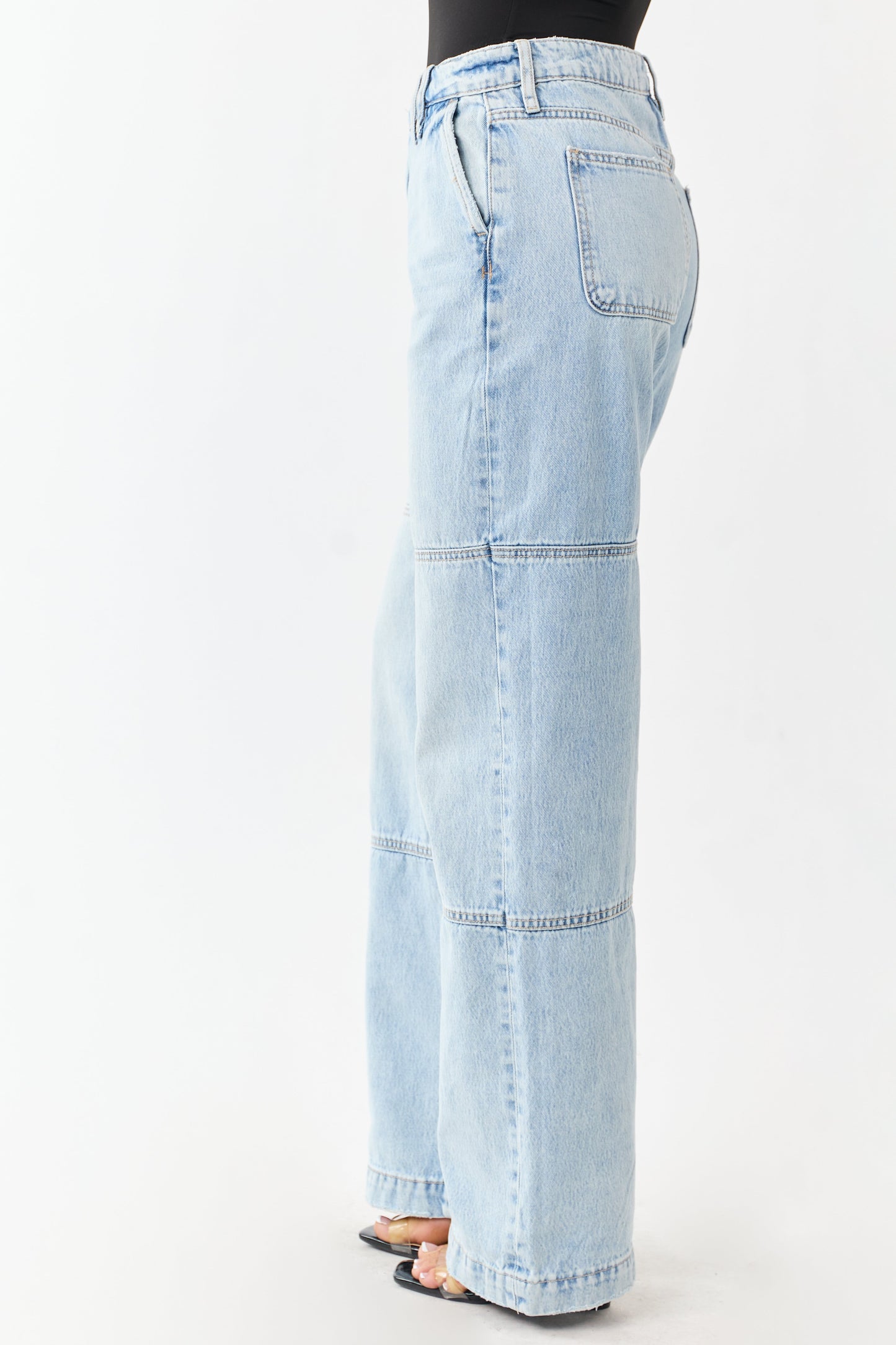 Hidden Light Wash High Rise Relaxed Straight Jeans